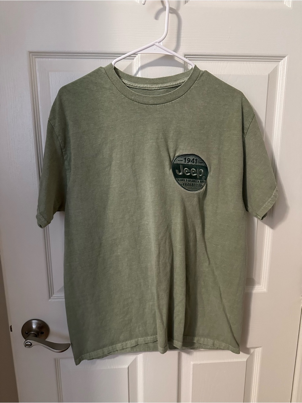 Jeep Short-Sleeve Crewneck Tee in Olive Green with Chest Emblem